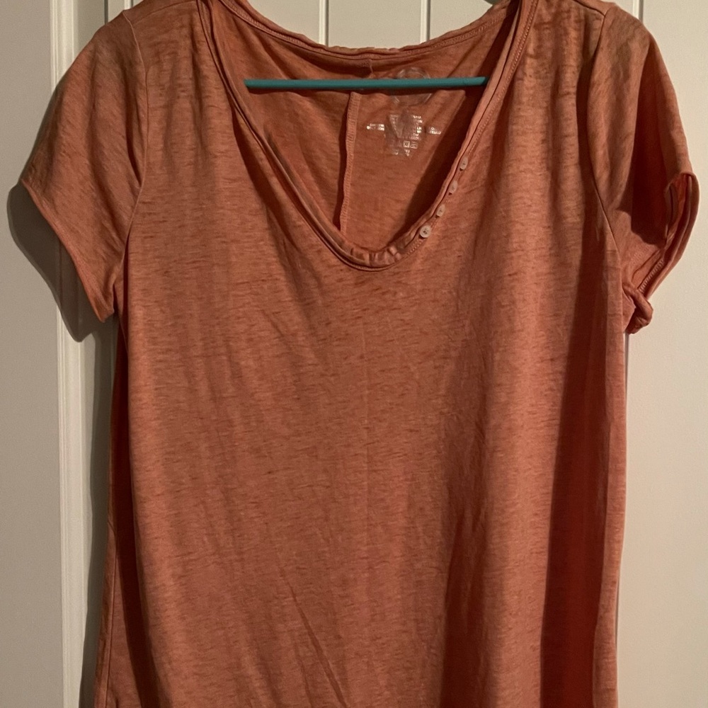 Women’s MAURICES short-sleeve Top—Smoke & Pet Free Home